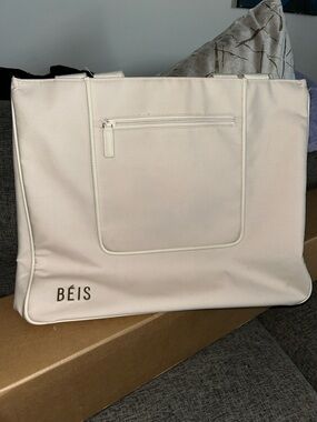The East To West Tote 
in Beige